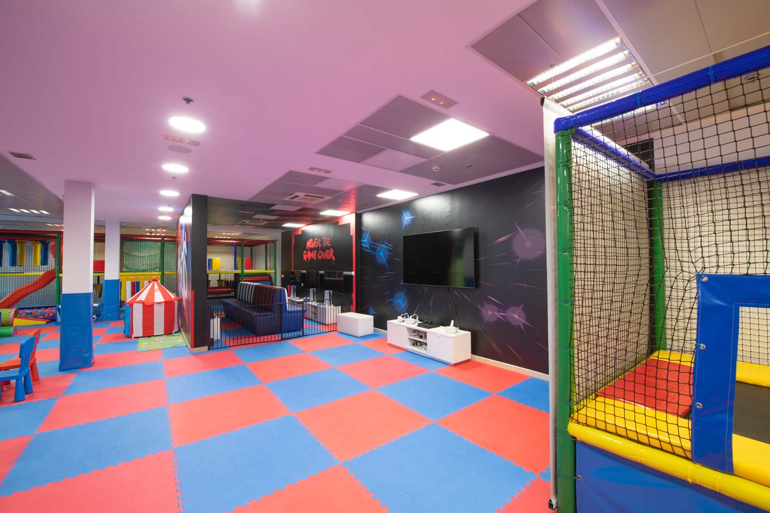 gaming-videojuegos-realidad-virtual-centro-ocio-infantil-bakh-kids-vitoria