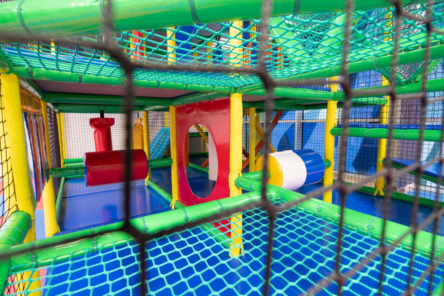 interior-castillo-centro-ocio-infantil-bakh-kids-vitoria